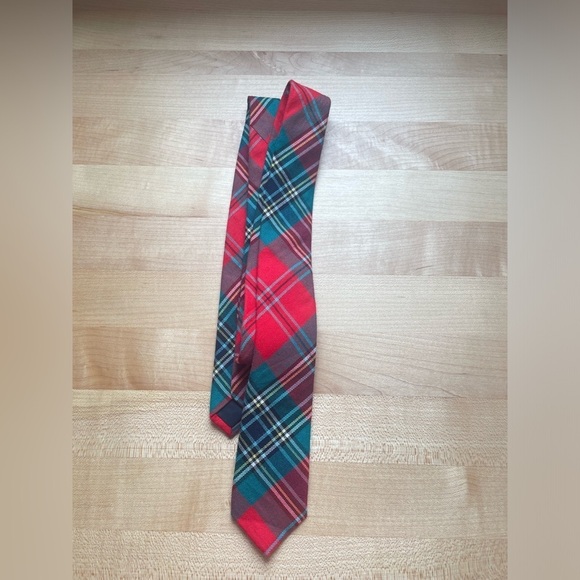 Crewcuts boys 42 in neck tie red and green tartan pattern Christmas outfit new - Picture 1 of 4